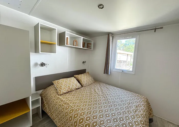 Camping Un Toit Sur Le Bassin Claouey *